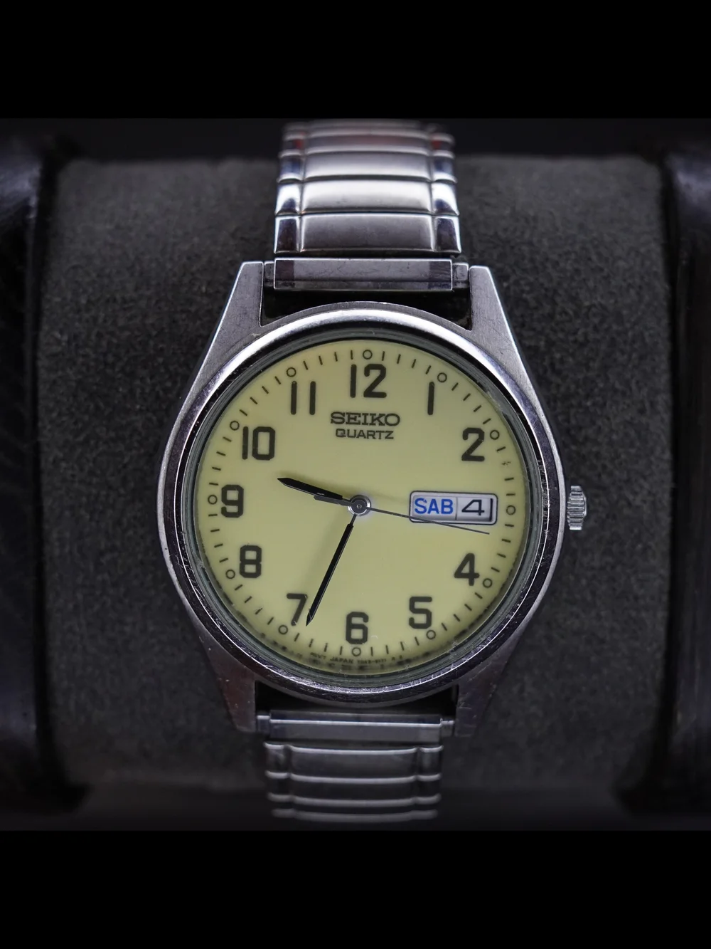 Seiko Quartz 1996 Day Date Mens Watch 7N43-9048 Cream Dial Stainless Steel Japan